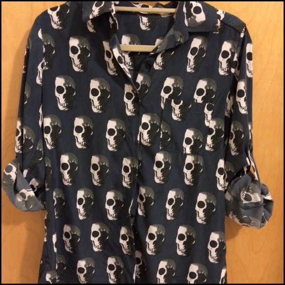 Skull button down - Picture 2 of 2